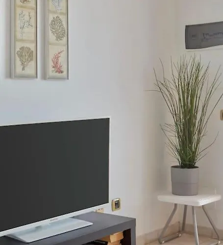 Duplex Ilic Sea Views,front Line,10 Min To Marina Апартаменти *