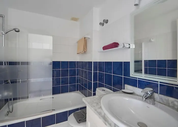 Апартаменти Duplex Ilic Sea Views,front Line,10 Min To Marina