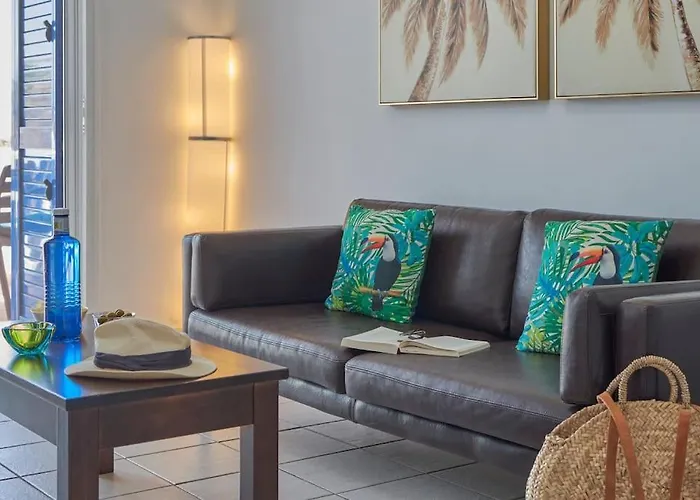 Duplex Ilic Sea Views,front Line,10 Min To Marina Апартаменти