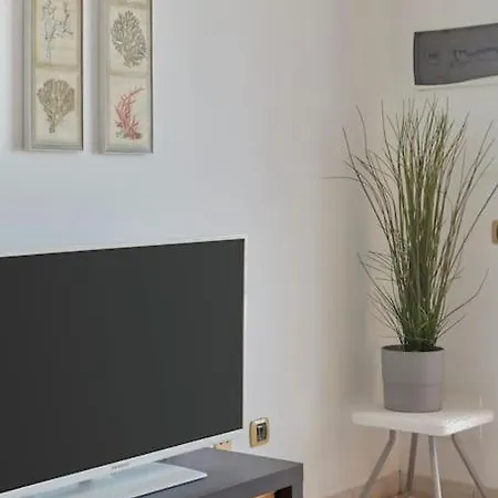 Duplex Ilic Sea Views,front Line,10 Min To Marina Lägenhet *